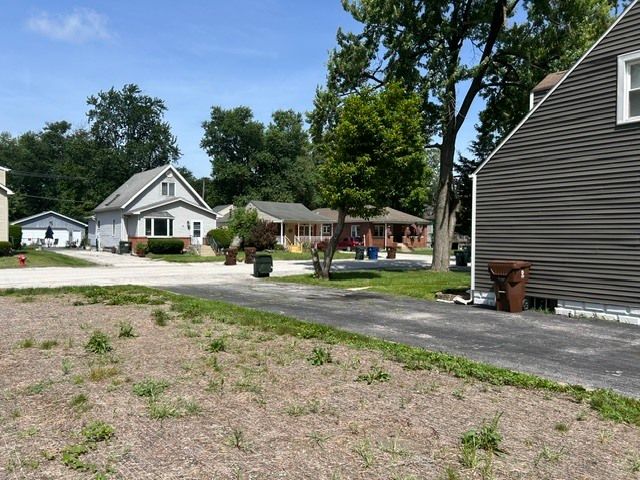 23 N Wabash Avenue, Glenwood, IL 60425