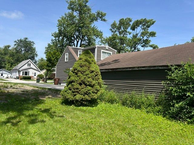 23 N Wabash Avenue, Glenwood, IL 60425