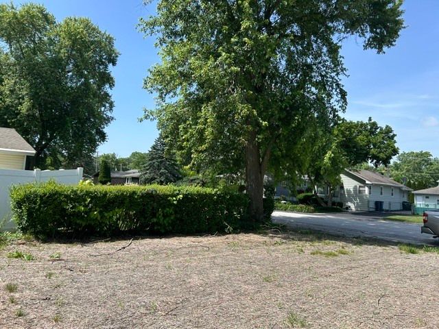 23 N Wabash Avenue, Glenwood, IL 60425