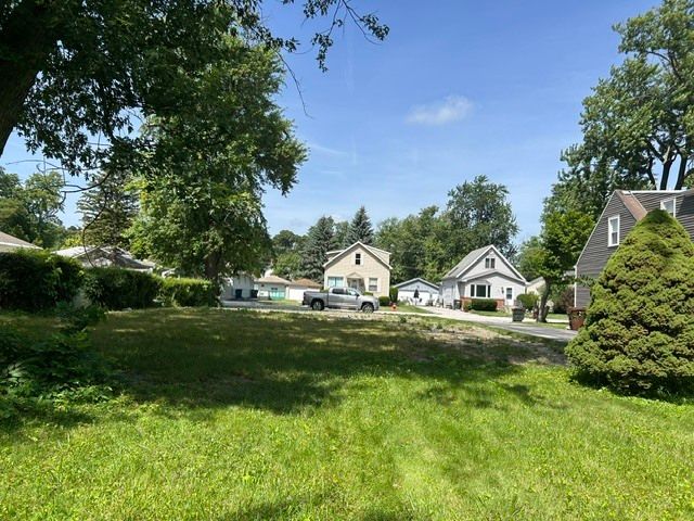 23 N Wabash Avenue, Glenwood, IL 60425