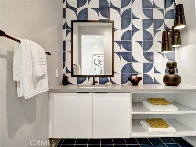 706 Obsidian Loop E, Palm Springs, CA 92264