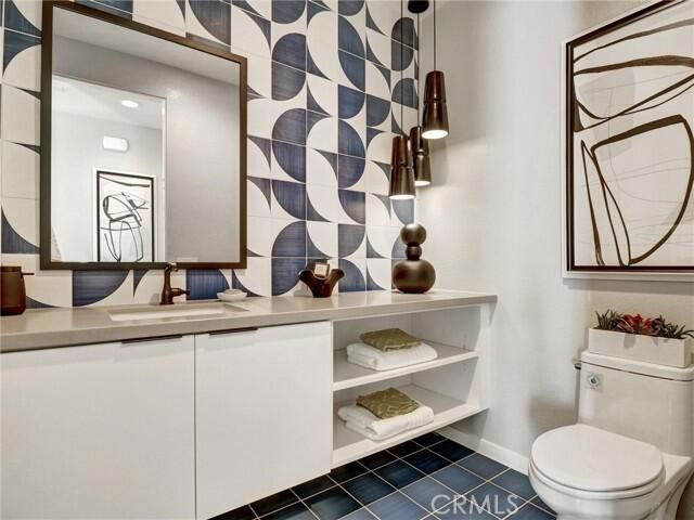 706 Obsidian Loop E, Palm Springs, CA 92264
