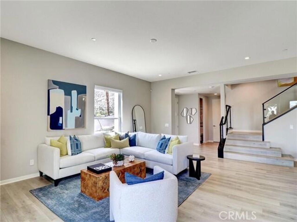 Image 3 of property listing at 706 Obsidian Loop E, Palm Springs, CA 92264