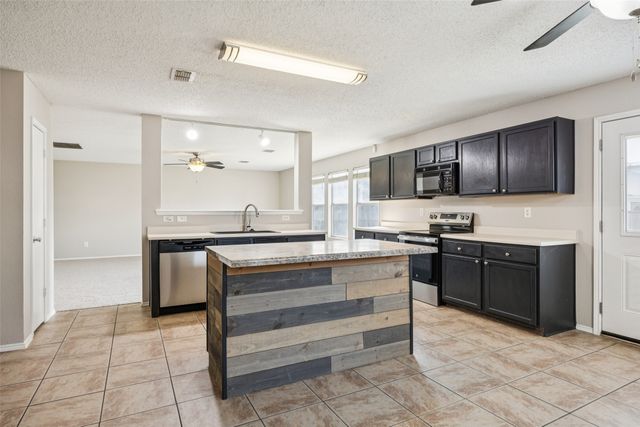 2312 Chestnut Drive, Little Elm, TX 75068