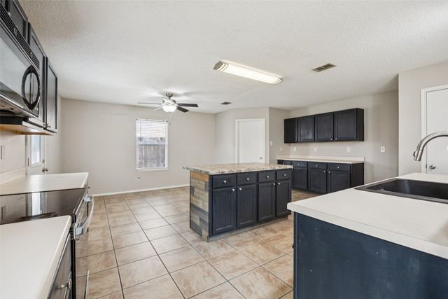 2312 Chestnut Drive, Little Elm, TX 75068