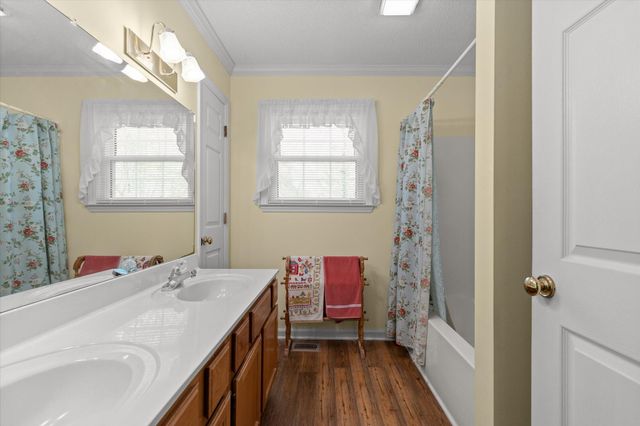 3706 Wilson Avenue, Signal Mountain, TN 37377