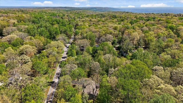 3706 Wilson Avenue, Signal Mountain, TN 37377