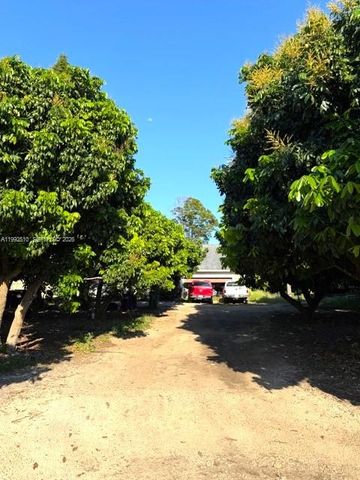 25201 SW 198th Ave, Homestead, FL 33031