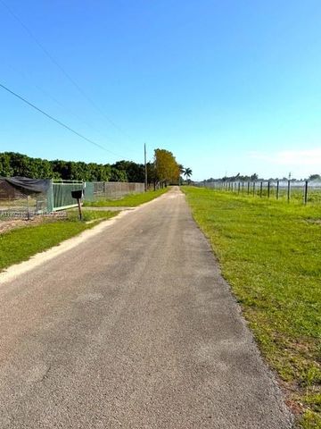 25201 SW 198th Ave, Homestead, FL 33031