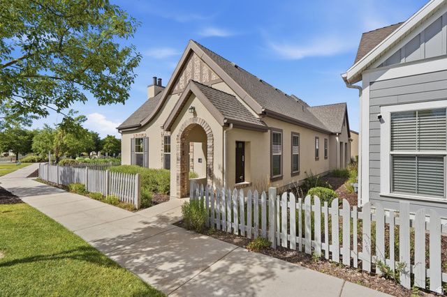 4814 W RAPHANUS LN, South Jordan, UT 84009