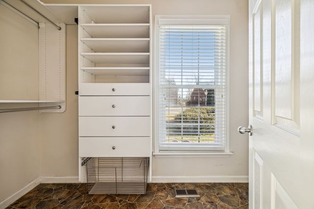 3037 Brookview Forest Dr, Nashville, TN 37211