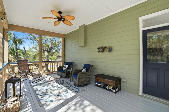 831 Hammocks Way, Edisto Island, SC 29438