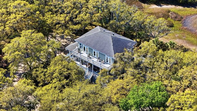 831 Hammocks Way, Edisto Island, SC 29438