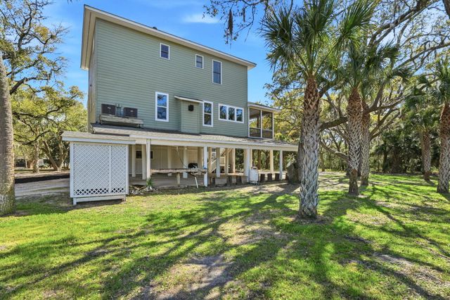 831 Hammocks Way, Edisto Island, SC 29438