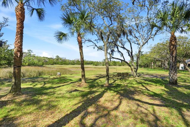 831 Hammocks Way, Edisto Island, SC 29438