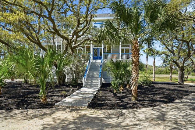 831 Hammocks Way, Edisto Island, SC 29438