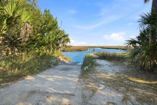 831 Hammocks Way, Edisto Island, SC 29438