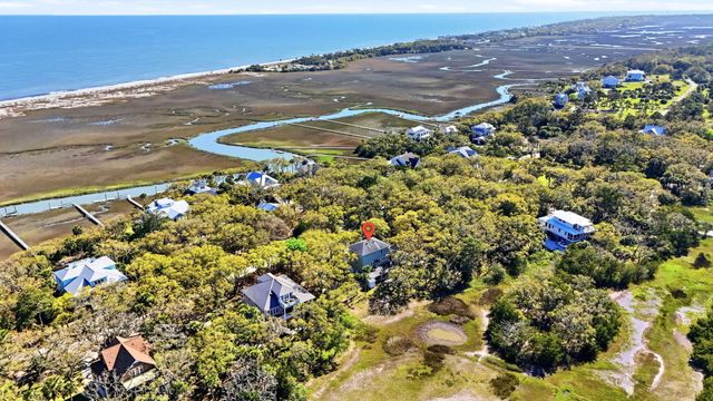 831 Hammocks Way, Edisto Island, SC 29438