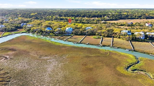 831 Hammocks Way, Edisto Island, SC 29438