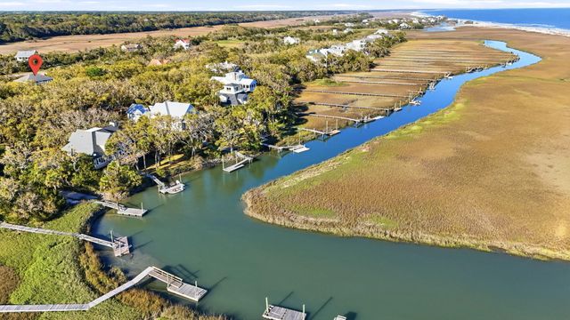 831 Hammocks Way, Edisto Island, SC 29438