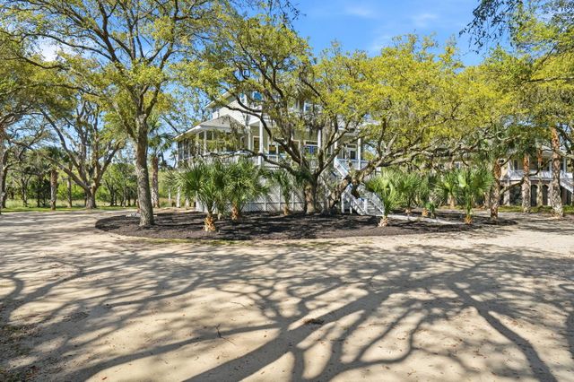 831 Hammocks Way, Edisto Island, SC 29438
