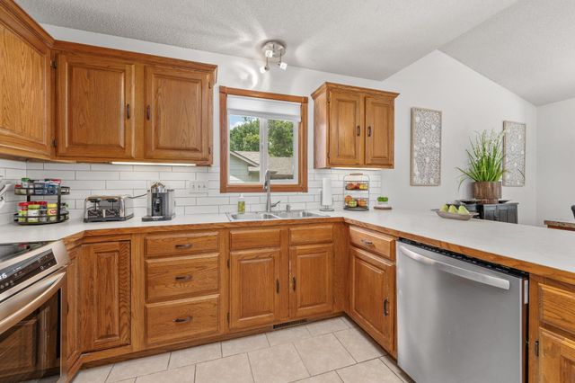 7307 W Barrington Ct, Wichita, KS 67212