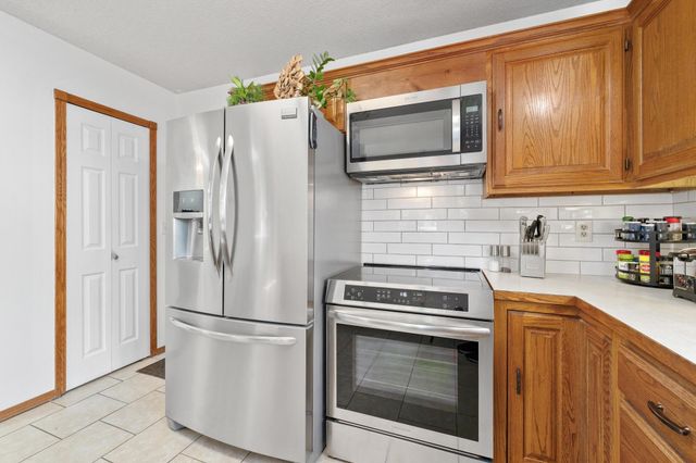 7307 W Barrington Ct, Wichita, KS 67212