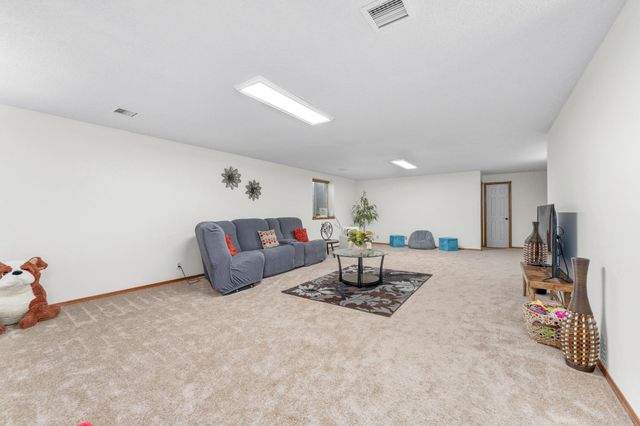 7307 W Barrington Ct, Wichita, KS 67212