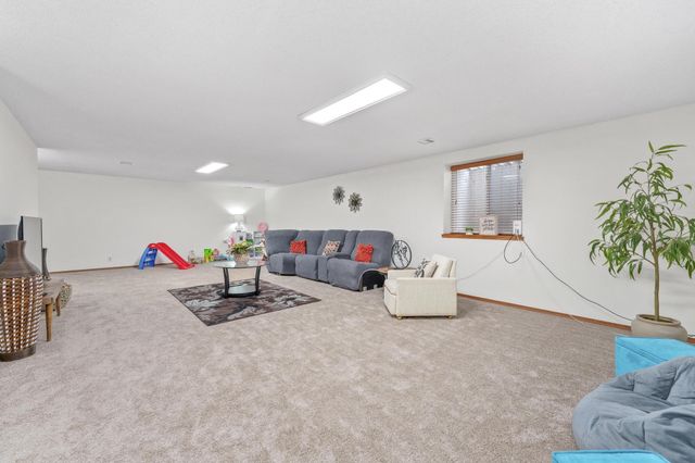7307 W Barrington Ct, Wichita, KS 67212