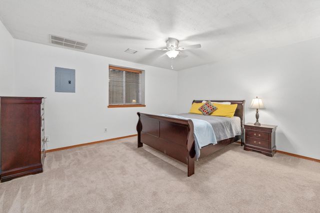 7307 W Barrington Ct, Wichita, KS 67212