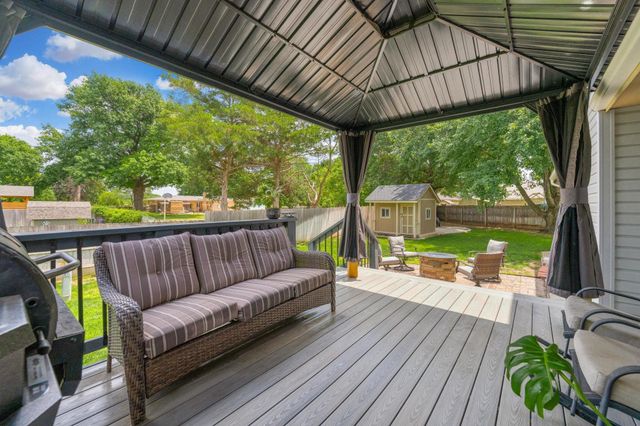 7307 W Barrington Ct, Wichita, KS 67212