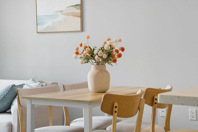 18 Cliveden St 201, Quincy, MA 02169