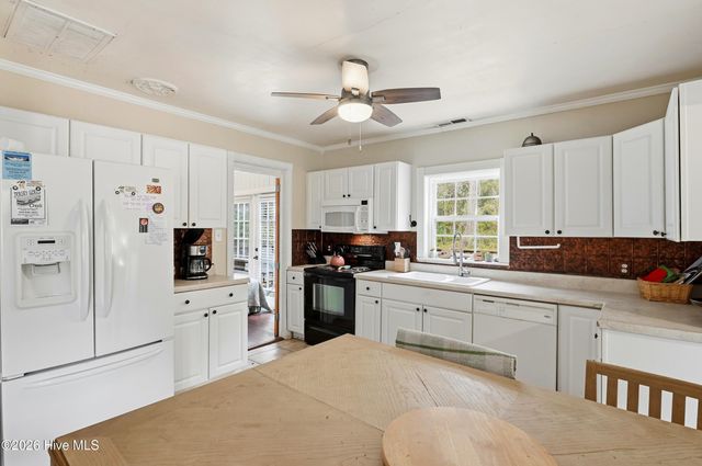 2072 Boones Neck Road SW, Supply, NC 28462