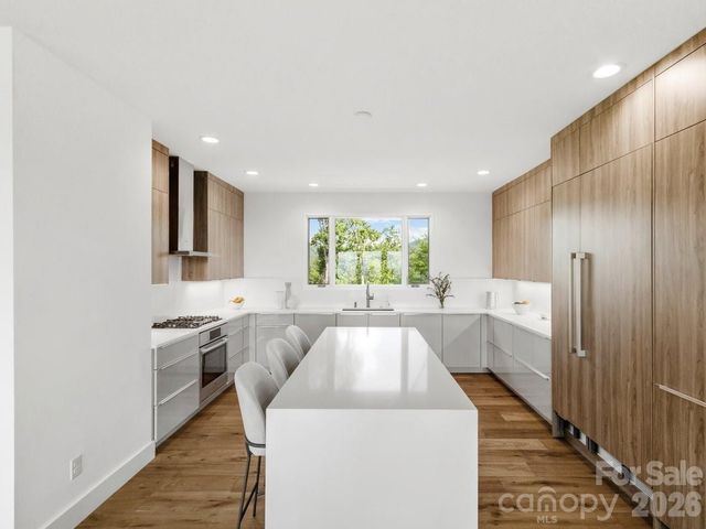 98 Running Ridge Road, Asheville, NC 28804