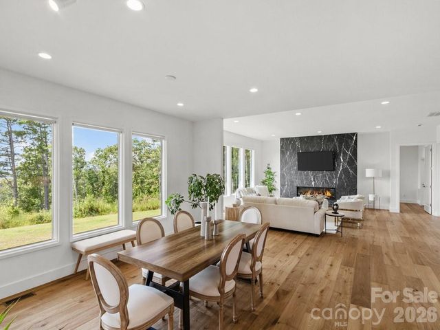 98 Running Ridge Road, Asheville, NC 28804