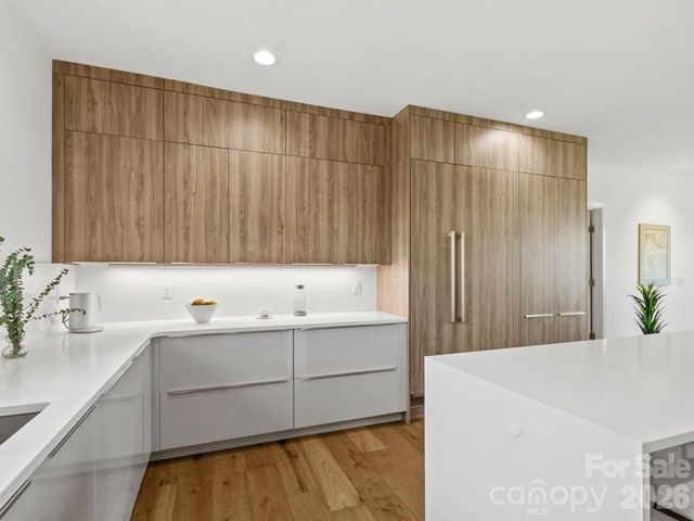 98 Running Ridge Road, Asheville, NC 28804