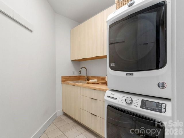 98 Running Ridge Road, Asheville, NC 28804