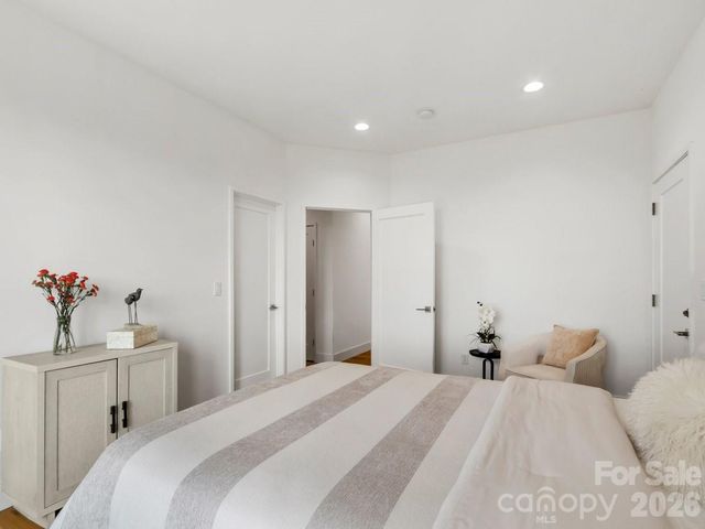 98 Running Ridge Road, Asheville, NC 28804