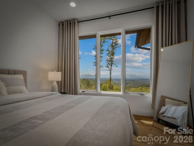 98 Running Ridge Road, Asheville, NC 28804