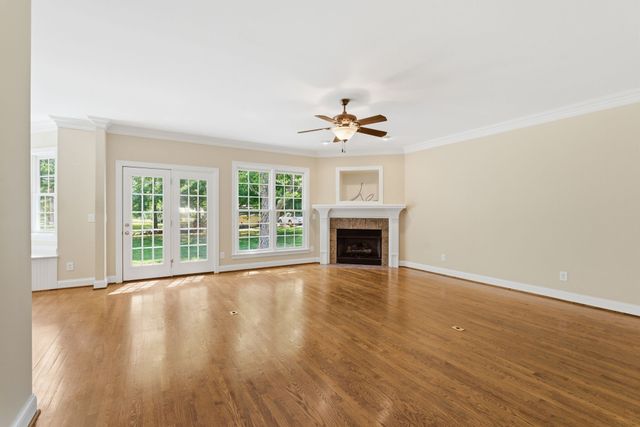 209 Cotton Ln, Franklin, TN 37069