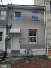 404 S 9TH ST, Reading, PA 19602