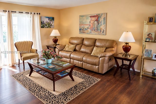 4191 NW 41st St 217, Lauderdale Lakes, FL 33319
