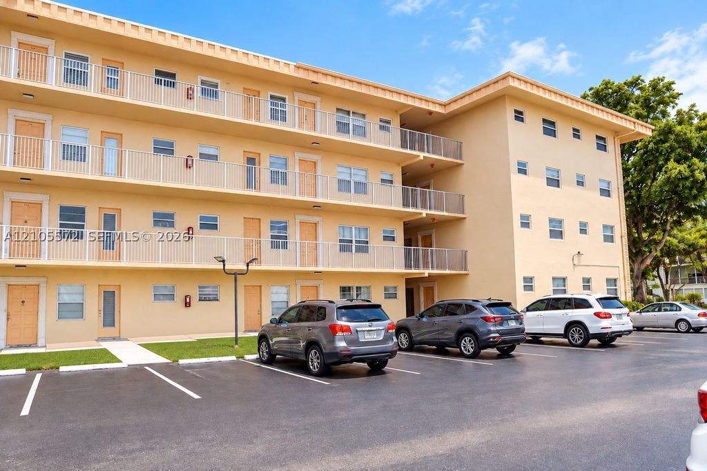4191 NW 41st St 217, Lauderdale Lakes, FL 33319