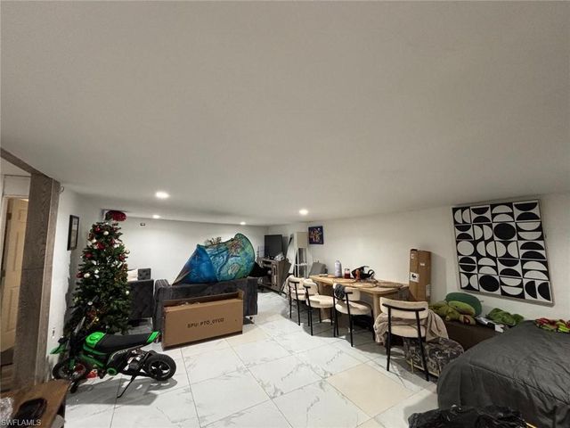 8326 Breeze DR, North Fort Myers, FL 33917