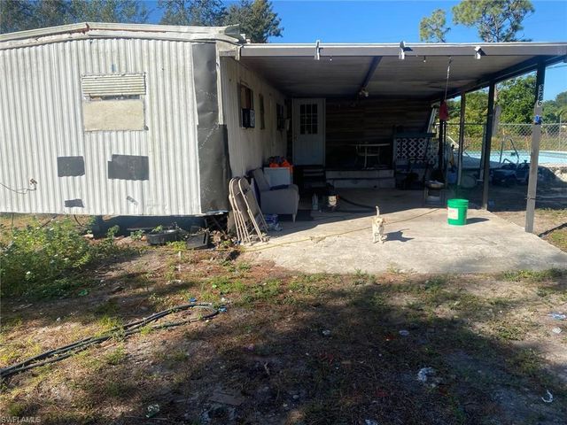 8326 Breeze DR, North Fort Myers, FL 33917