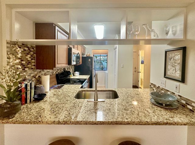 2215 Post RD 2055, Austin, TX 78704