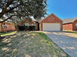 620 Brookbank Drive, Crowley, TX 76036