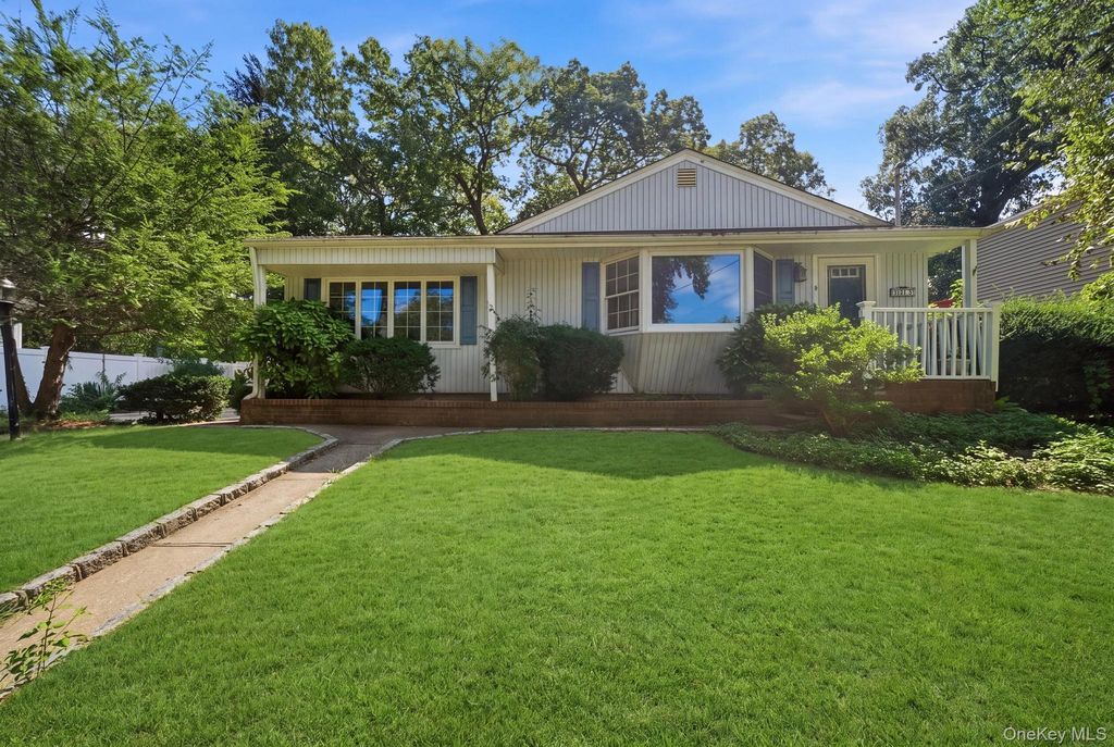 8 Dee, Huntington Station, NY 11746 — exterior