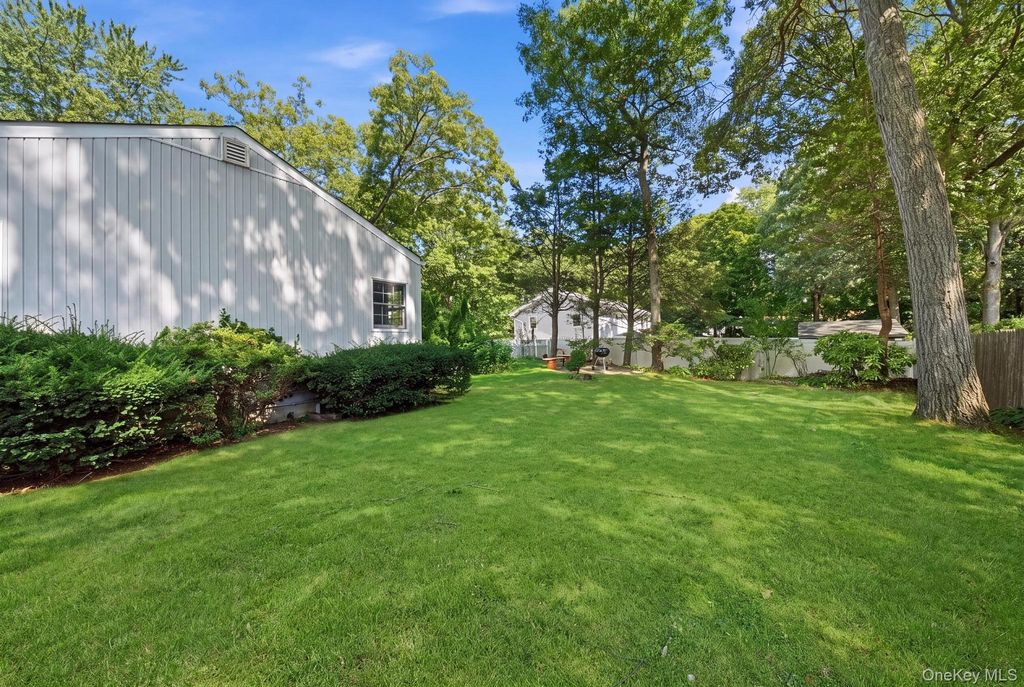 8 Dee, Huntington Station, NY 11746 — photo 5