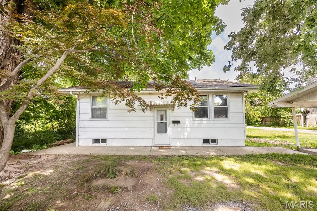 100 N 79th Street, Belleville, IL 62223